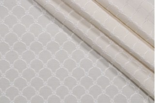 Daisy Gamble Woven Decorator Fabric in Snow