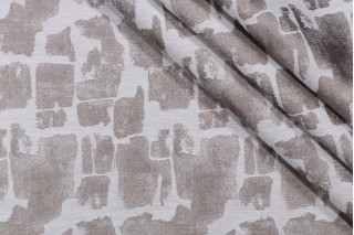 Valiant Fabrics Cynthia Damask Upholstery Fabric in Natural 