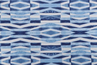 Tommy Bahama Nevis Waves Printed Polyester Outdoor Fabric in Sailor 