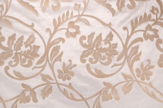 Scalamandre Notte Hand-Printed Velvet Decorator Fabric in Cream