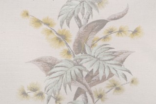 Floral Woven Upholstery Fabric in Garden 