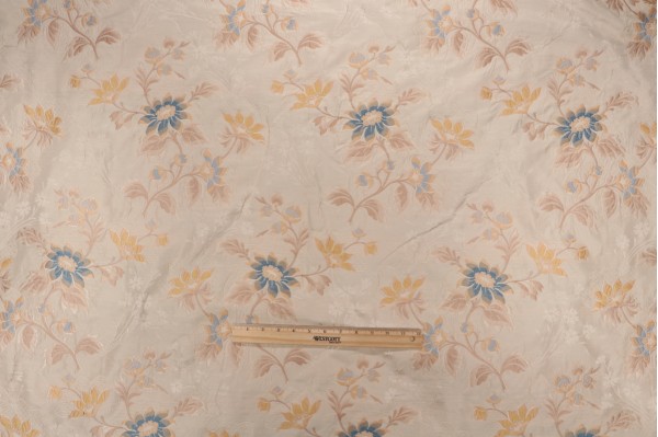 Click for 3 Yards Scalamandre Barino Gran Floreale Tapestry Upholstery Fabric in Cream Scalamandre Barino Gran Floreale Tapestry Upholstery Fabric in Cream