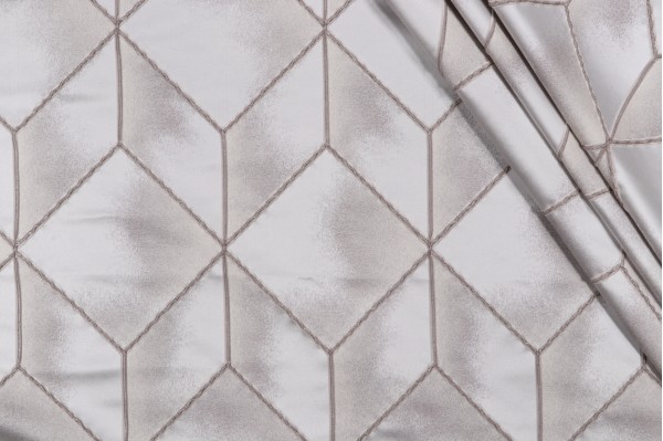 1 Yard Emmanuelle Woven Decorator Fabric in Platinum