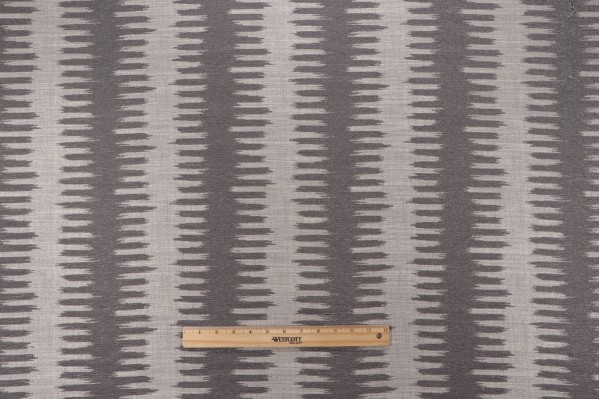 Cleo Tapestry Upholstery Fabric in Wasp