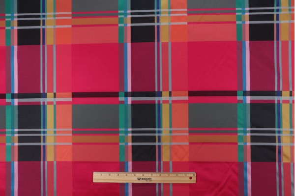 P Kaufmann Kaleidoscope Woven Decorator Fabric in Fuchsia 