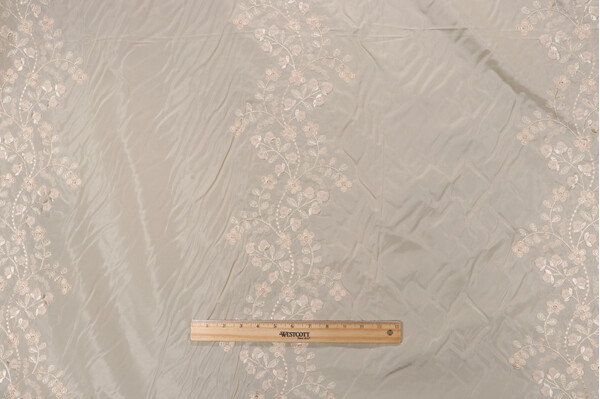 Click for 14.25 Yards Scalamandre Sybele Embroidered Silk Decorator Fabric in Antique Rose Scalamandre Sybele Embroidered Silk Decorator Fabric in Antique Rose