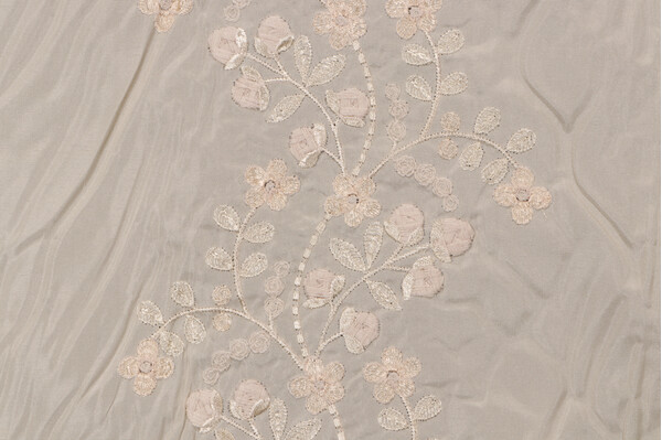 Click for 14.25 Yards Scalamandre Sybele Embroidered Silk Decorator Fabric in Antique Rose Scalamandre Sybele Embroidered Silk Decorator Fabric in Antique Rose