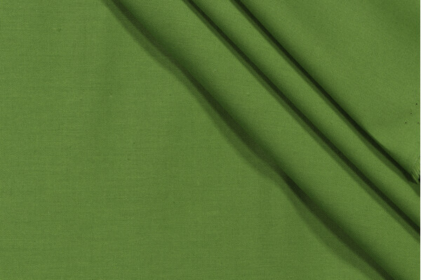 Robert Kaufman Kona Cotton Woven Craft Fabric in Grass Green