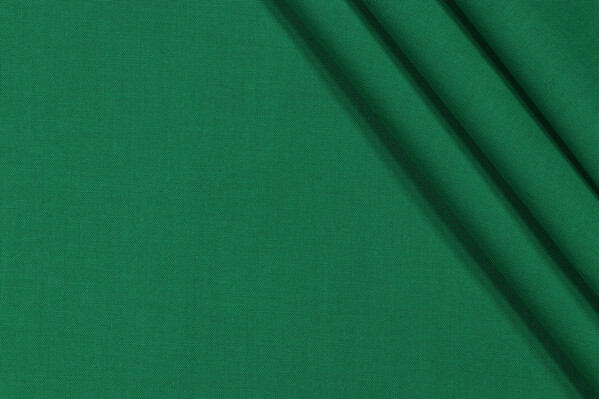 Robert Kaufman Kona Cotton Woven Craft Fabric in Clover