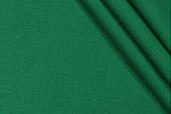 Robert Kaufman Kona Cotton Woven Craft Fabric in Clover