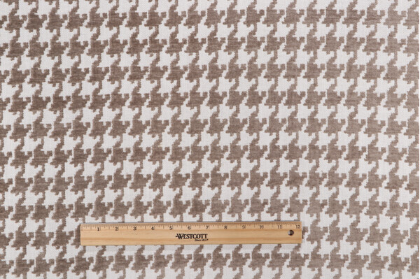 AbbeyShea Cafe Woven Chenille Upholstery Fabric in 81-Driftwood