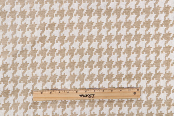 AbbeyShea Cafe Woven Chenille Upholstery Fabric in 42-Bisque