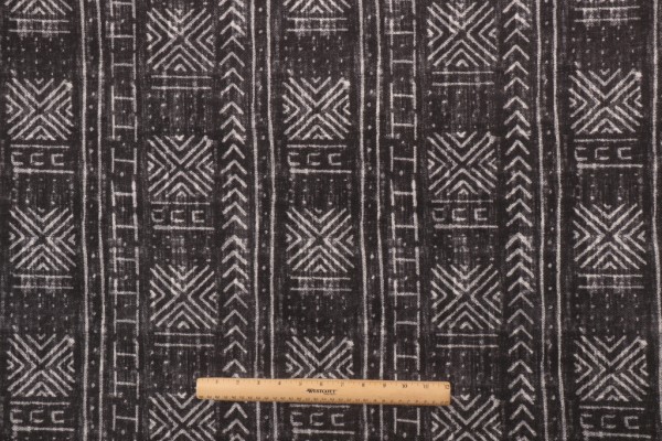Genevieve Gorder Mali Mud Cloth Printed Polyester Outdoor Fabric in Ebony 