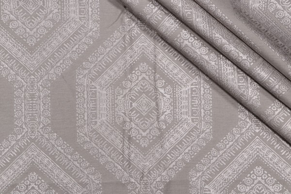 Reign Woven Decorator Fabric in Taupe
