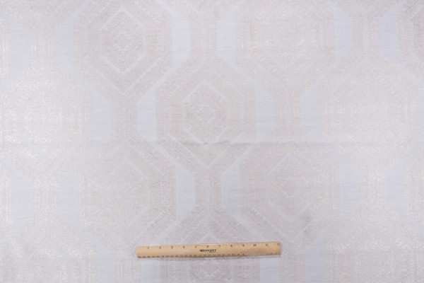 Reign Woven Upholstery Fabric in Angora