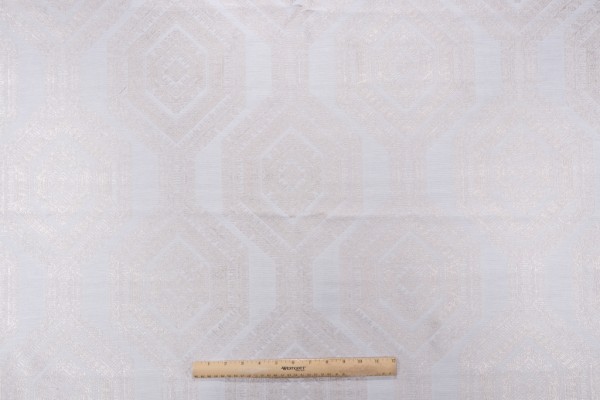 Reign Woven Upholstery Fabric in Angora