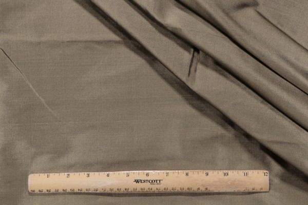 Solid Woven Silk Decorator Fabric in Antique Gold