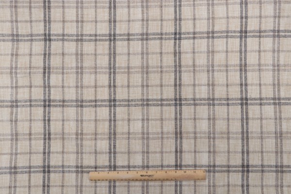 Kaufmann Macalister Woven Chenille Upholstery Fabric in Tuxedo 