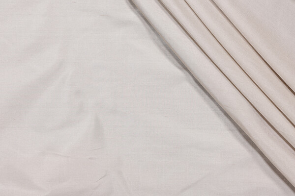 Solid Silk Decorator Fabric in Silver