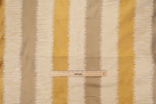 Anista Woven Decorator Fabric in Green